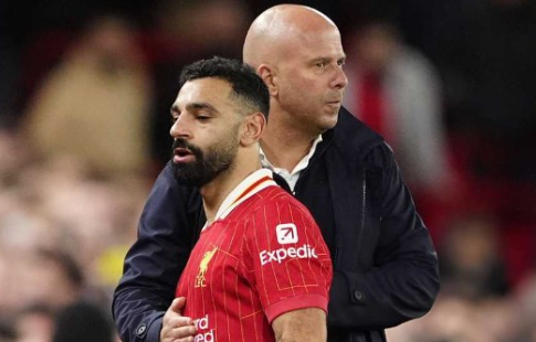 سلوت يستبعد محمد صلاح من قائمة ليفربول، فيتو