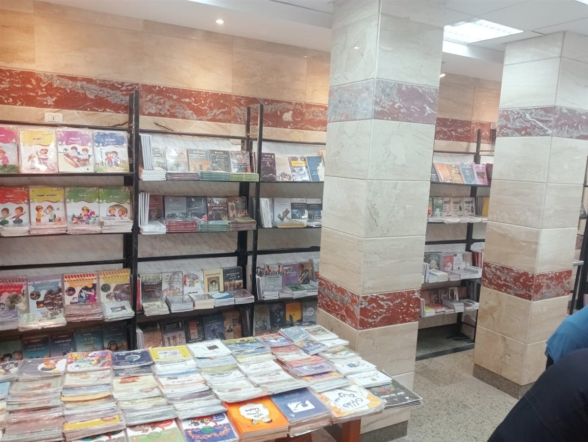 افتتاح منفذ جديد لهيئة الكتاب بقصر ثقافة الأنفوشي