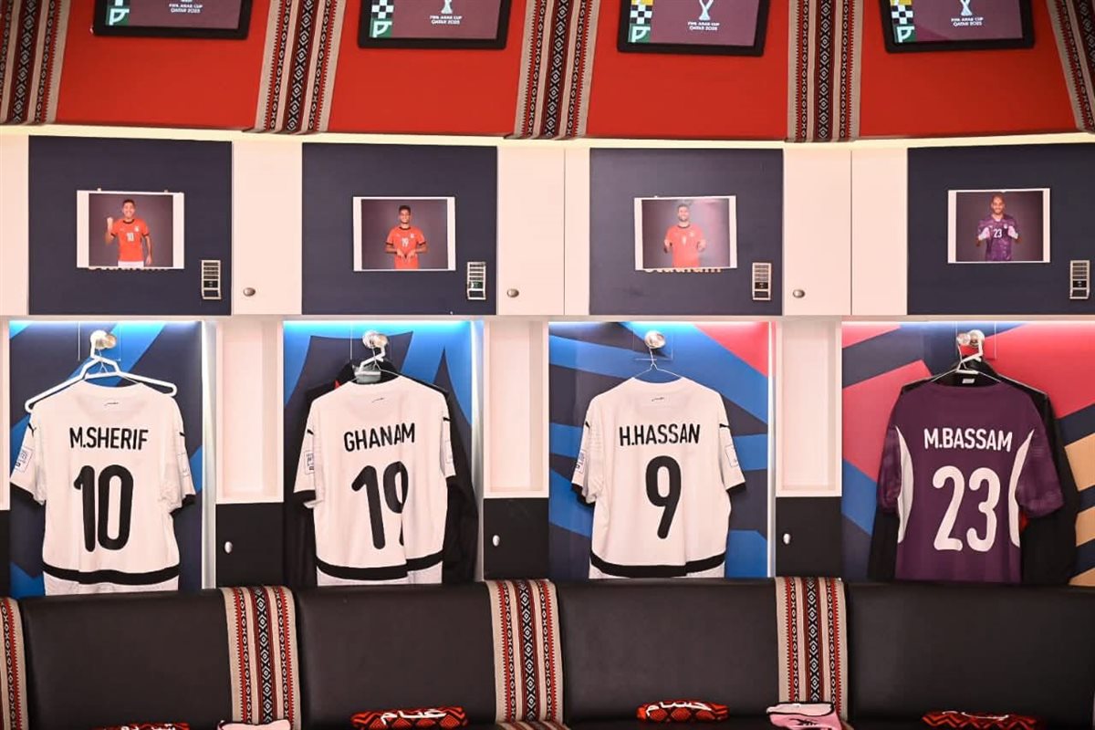 غرفة ملابس منتخب مصر باستاد البيت بالعاصمة الدوحة