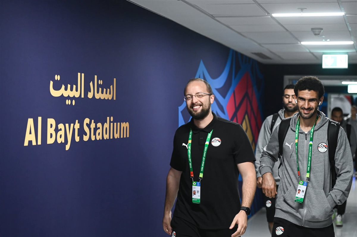 وصول منتخب مصر ملعب مباراة الأردن في كأس العرب