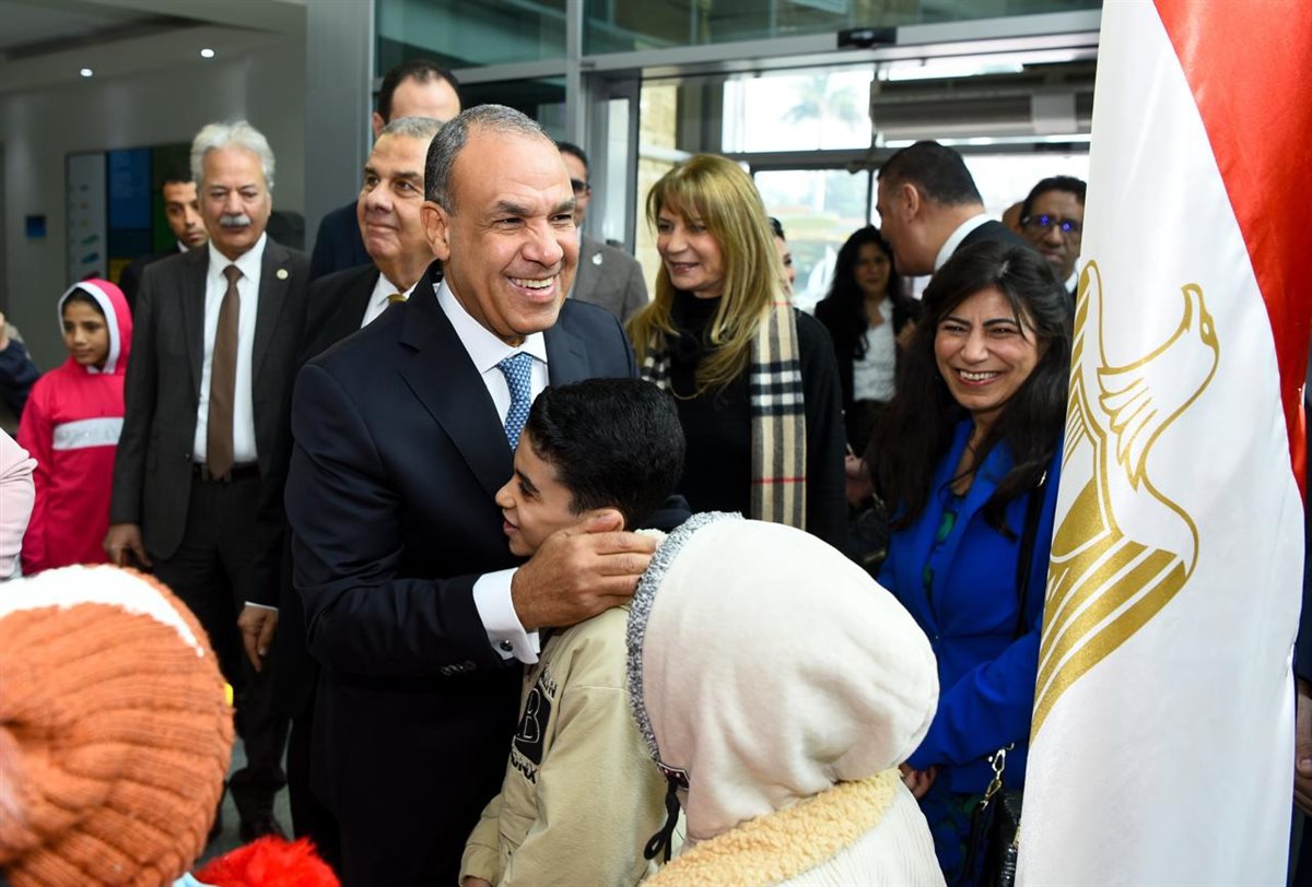 وزير الخارجية يلتقى بأطفال مستشفى 57357، فيتو