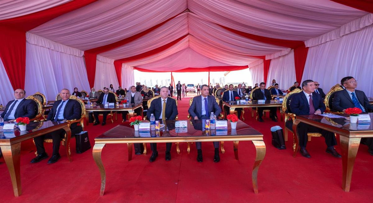 جانب من وضع حجر الأساس، فيتو