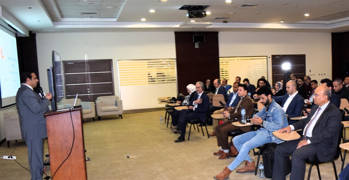 منتدي السفارة الهولندية