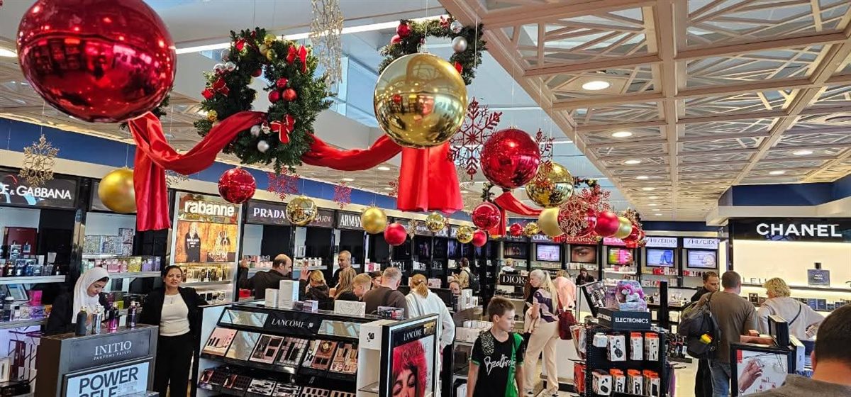 مصر للطيران للأسواق الحرة تتزين لاستقبال العام الجديد