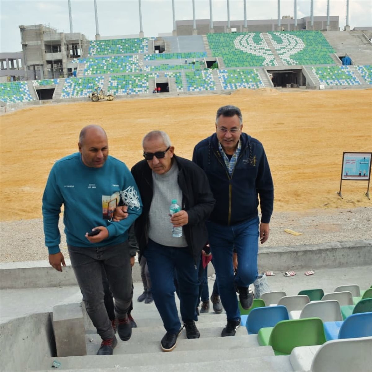 كامل أبو علي يتفقد استاد نادي المصري الجديد