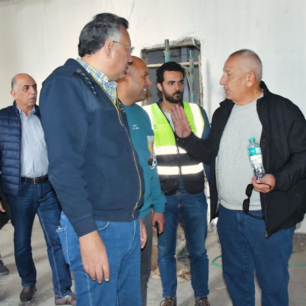 كامل أبو علي يتفقد استاد نادي المصري الجديد