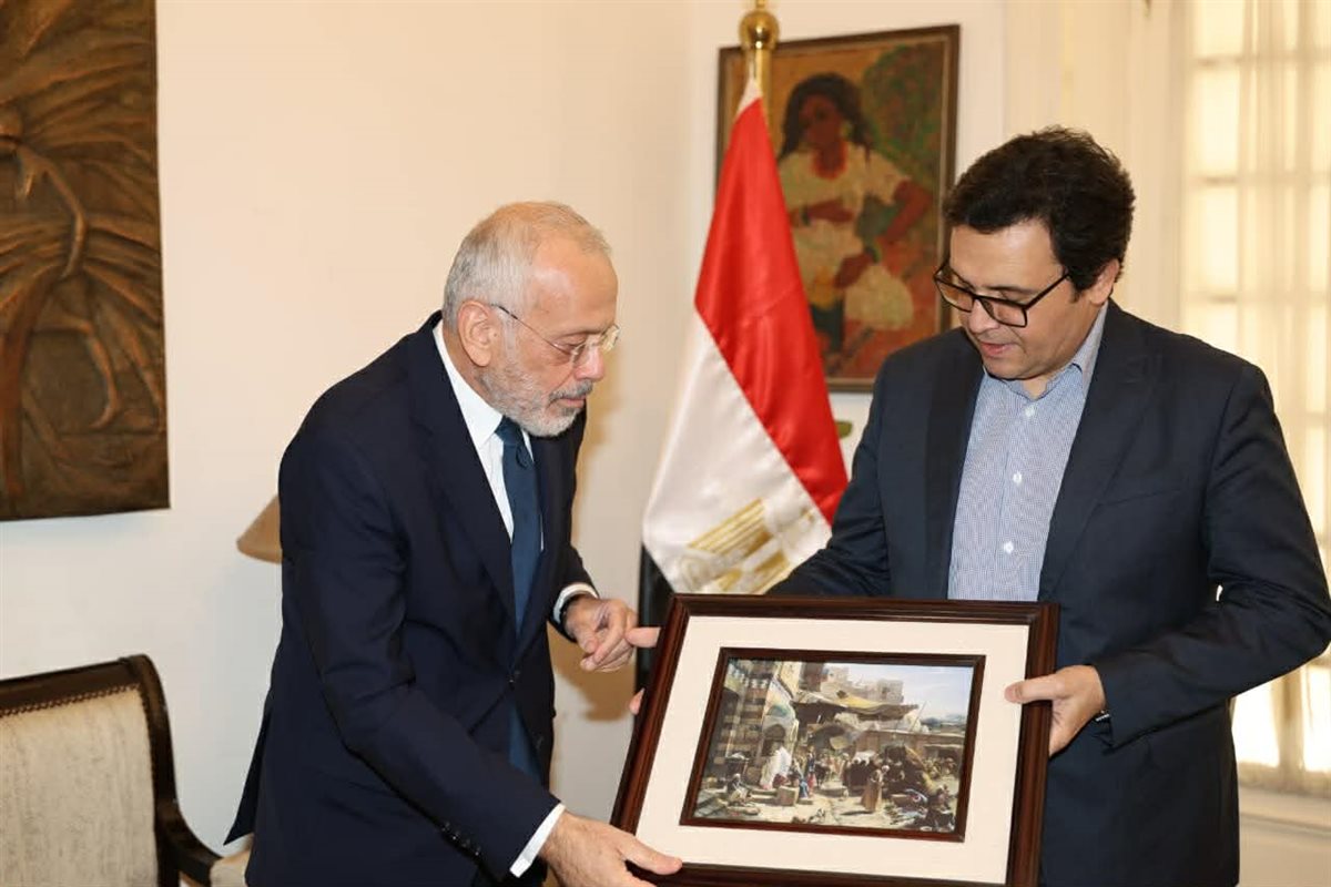وزير الثقافة يبحث مع سفير اليونان بالقاهرة
