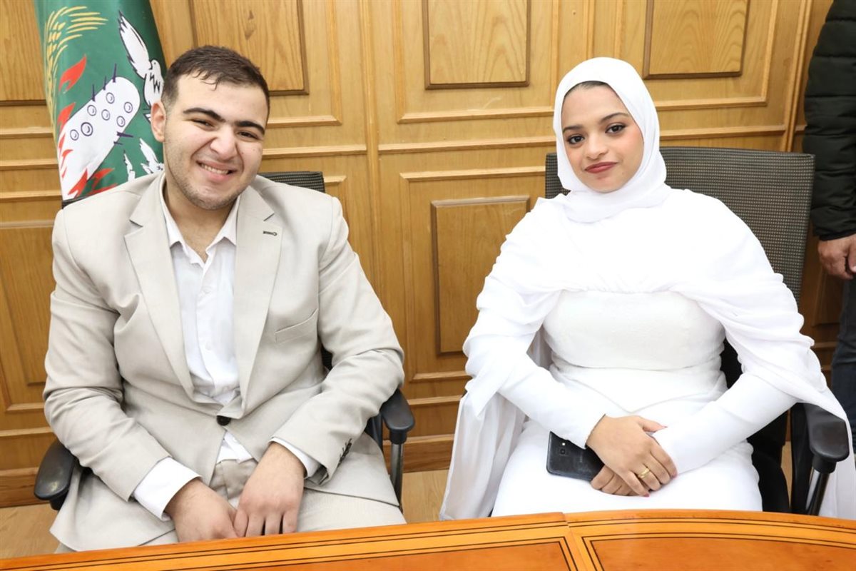 محافظ المنوفية يشهد عقد قران عروسين يتيمين