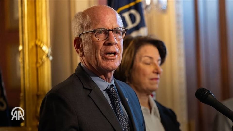 السيناتور الديمقراطي الأمريكي بيتر ويلتش