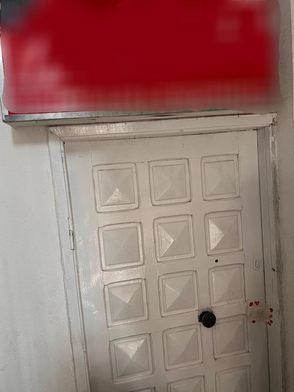 جانب من المنشآت التي تم غلقها، فيتو