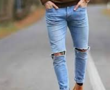 مدرس يمنع الطلبة من الدخول حصته بالبنطلون المقطع،فيتو