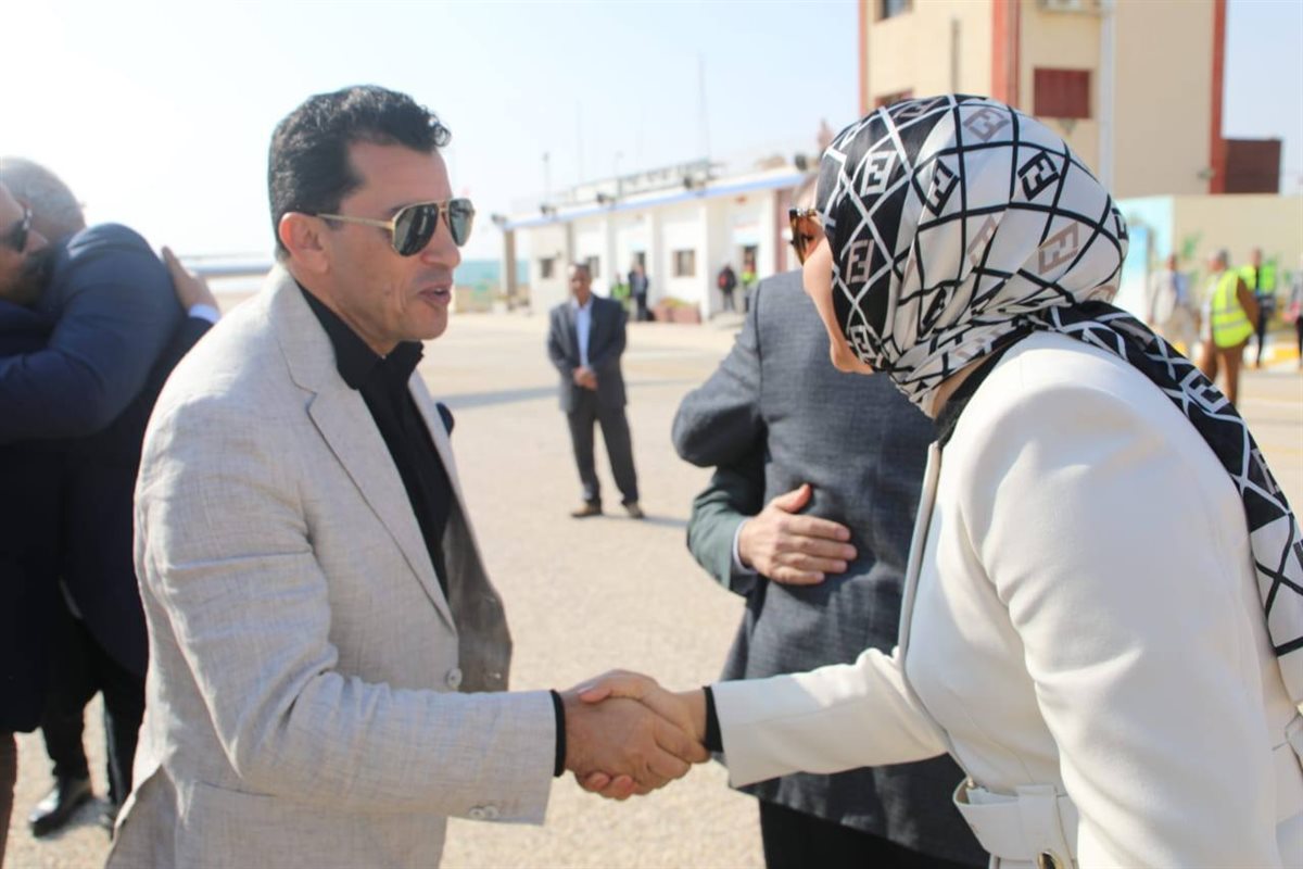 محافظ الوادي الجديد يستقبل وزير الرياضة