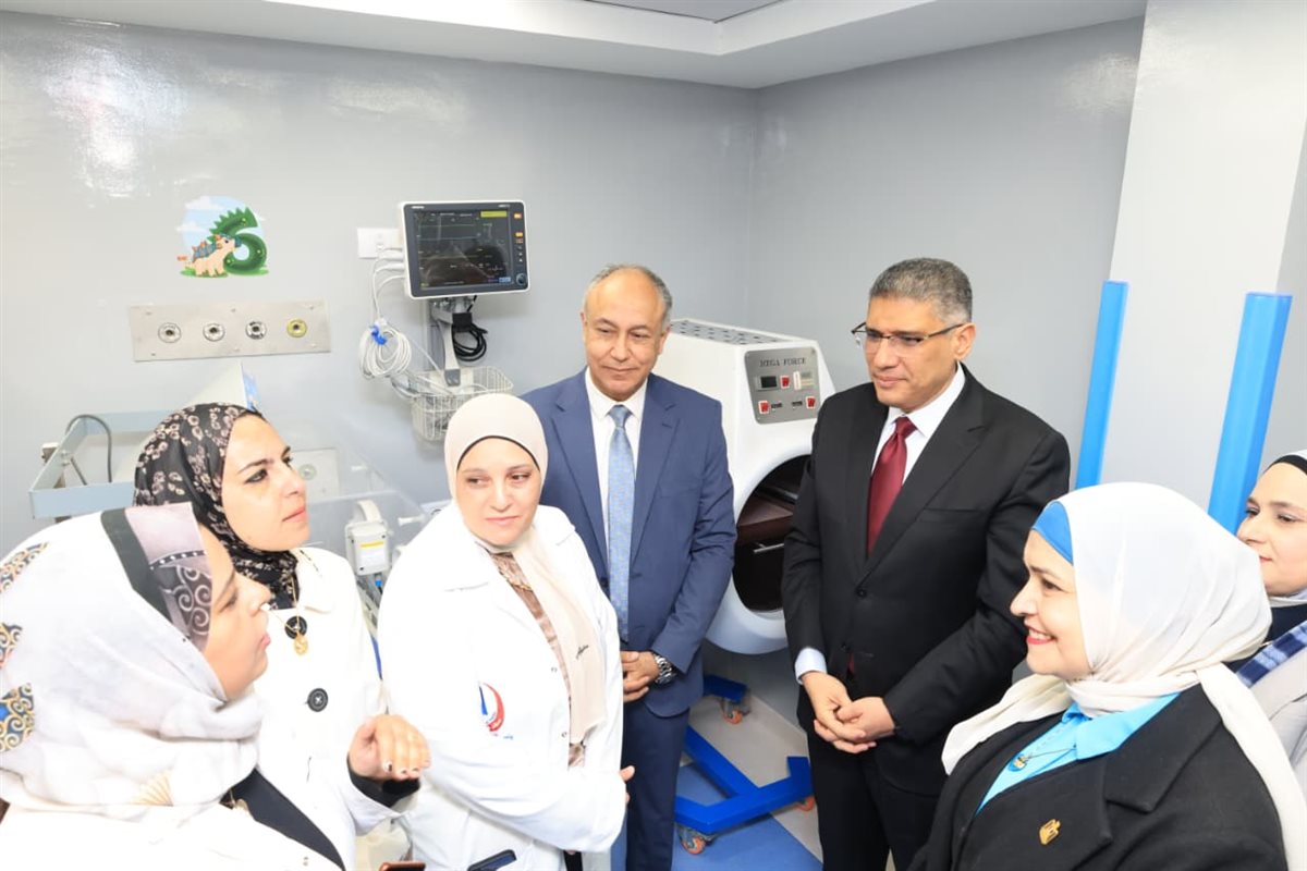 محافظ الجيزة يفتتح وحدة العناية المركزة لحديثي الولادة