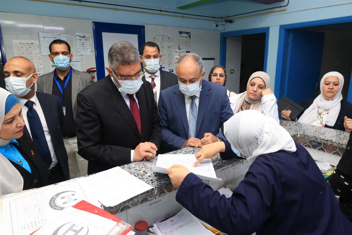 محافظ الجيزة يفتتح وحدة العناية المركزة لحديثي الولادة