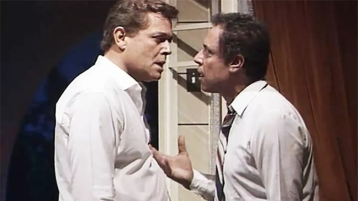 محمود عبد العزيز ونبيل الحلفاوى فى مسلسل رأفت الهجان&nbsp;