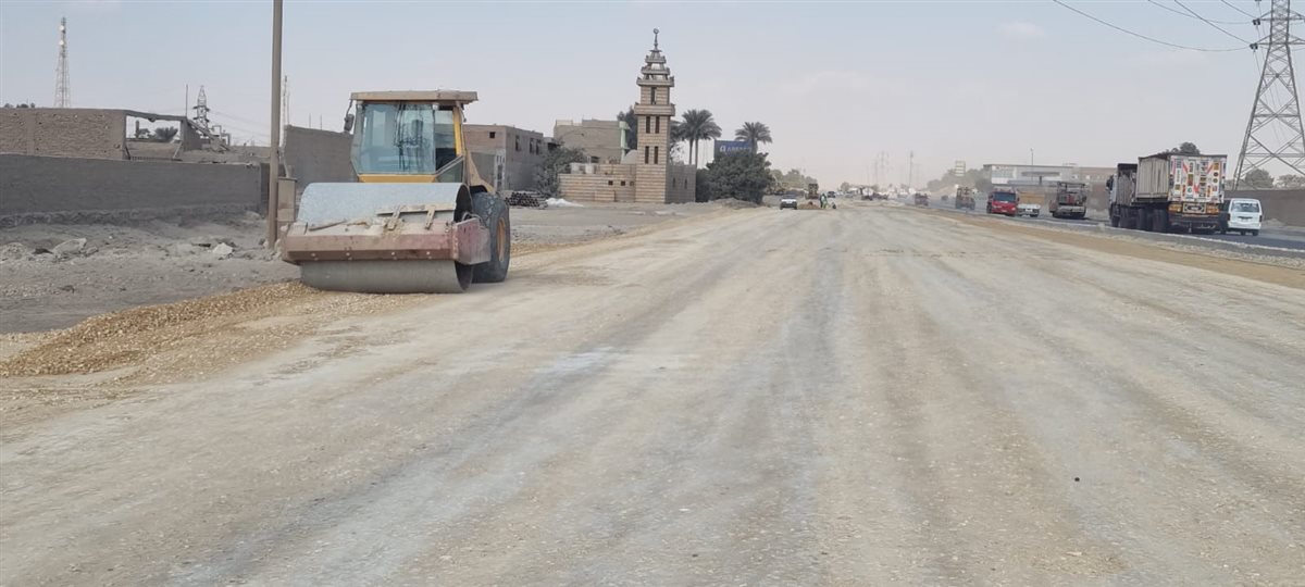 رصف طريق المريوطية بدءًا من أسفل محور الضبعة