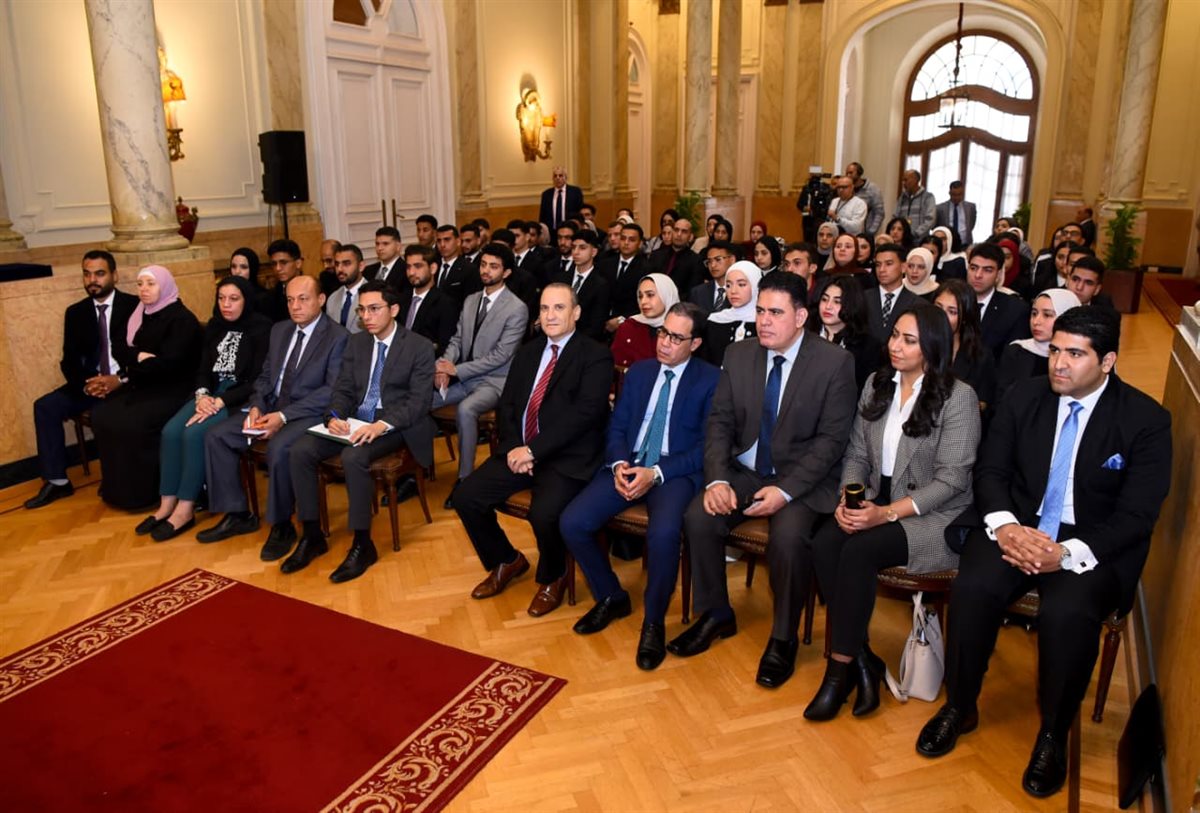 وزير الخارجية يستقبل طلبة كلية السياسة والاقتصاد بجامعة بني سويف