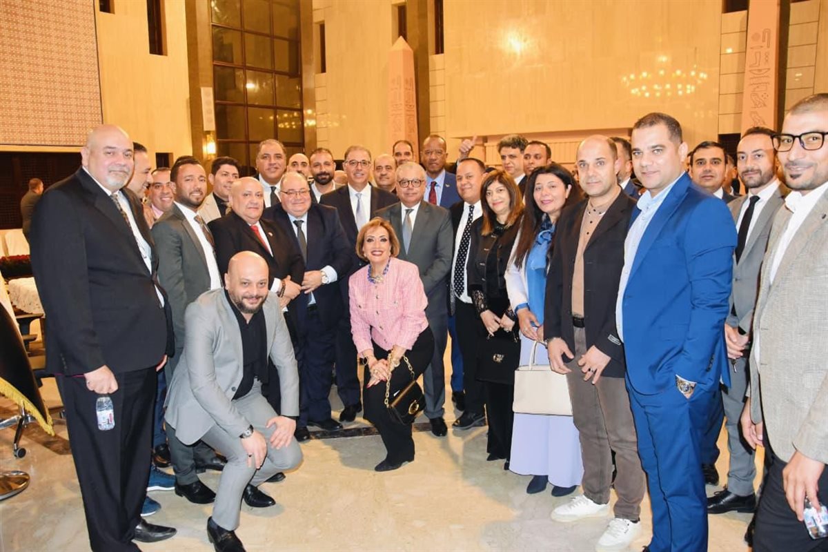 السفير نبيل حبشى مع ممثلى الجالية المصرية فى السعودي، فيتو&nbsp;