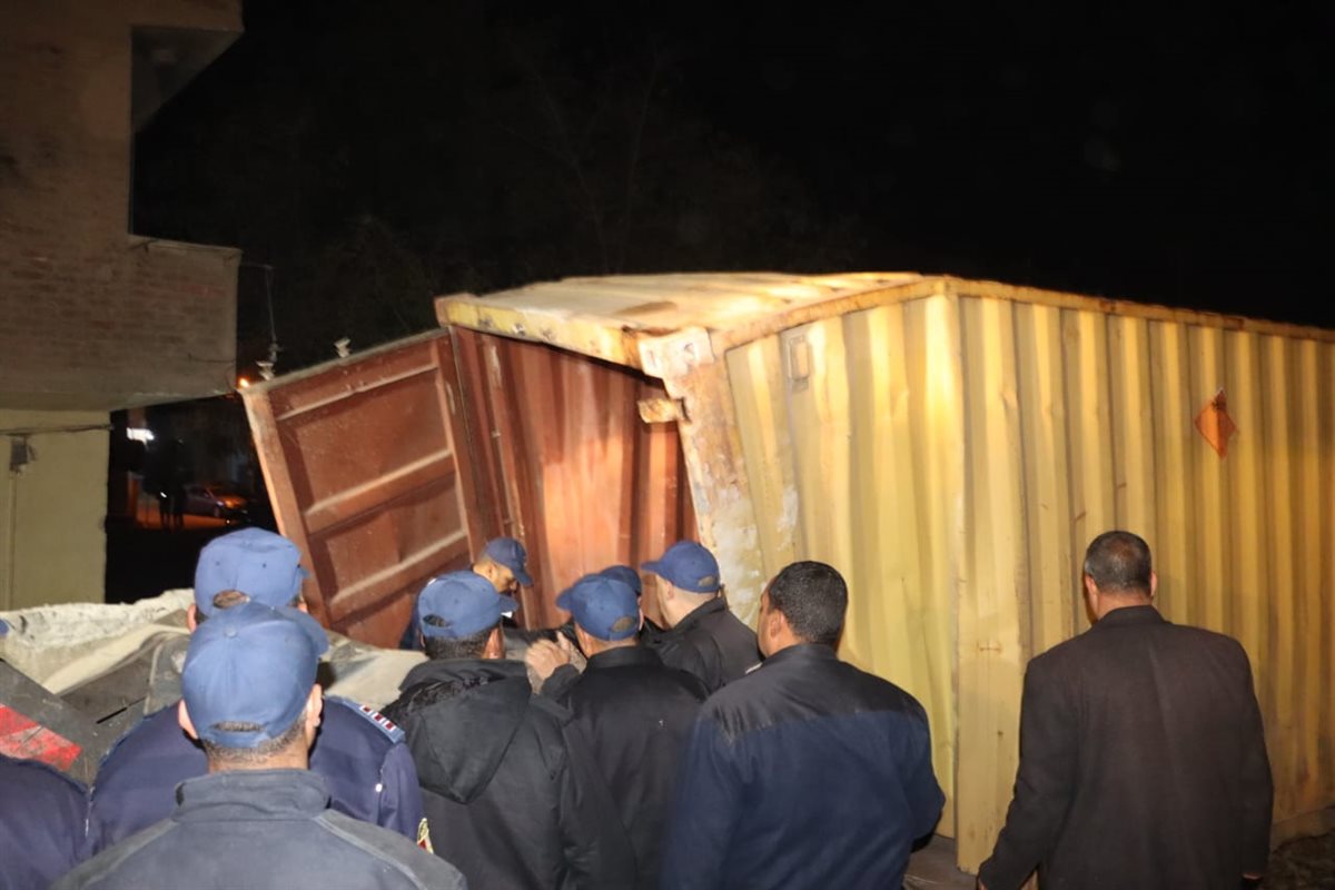 لوادر لرفع حاويات قطار طوخ، فيتو