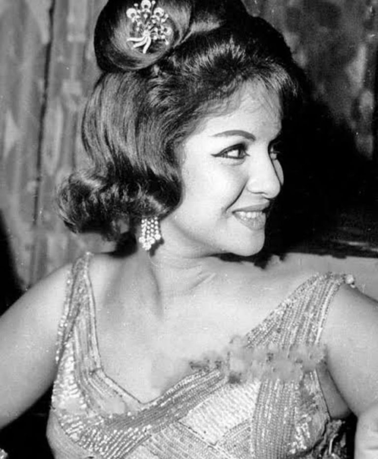 المطربة مها صبرى