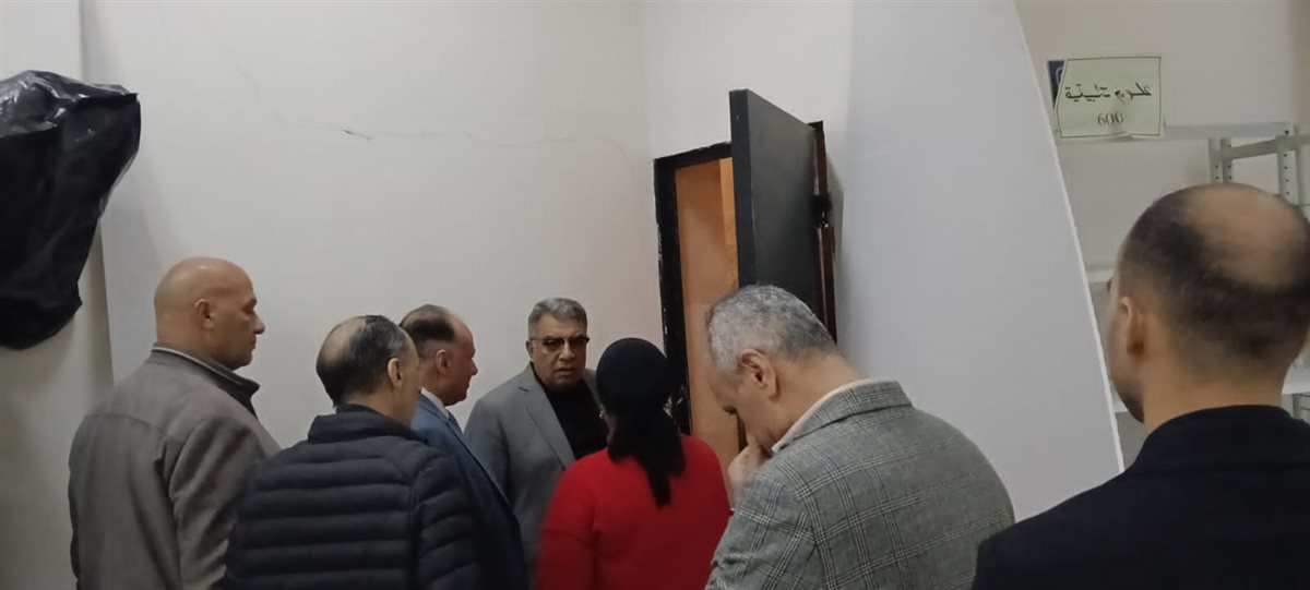 محافظ الدقهلية يتفقد الأتوبيس النهري والمكتبة العامة بالمنصورة