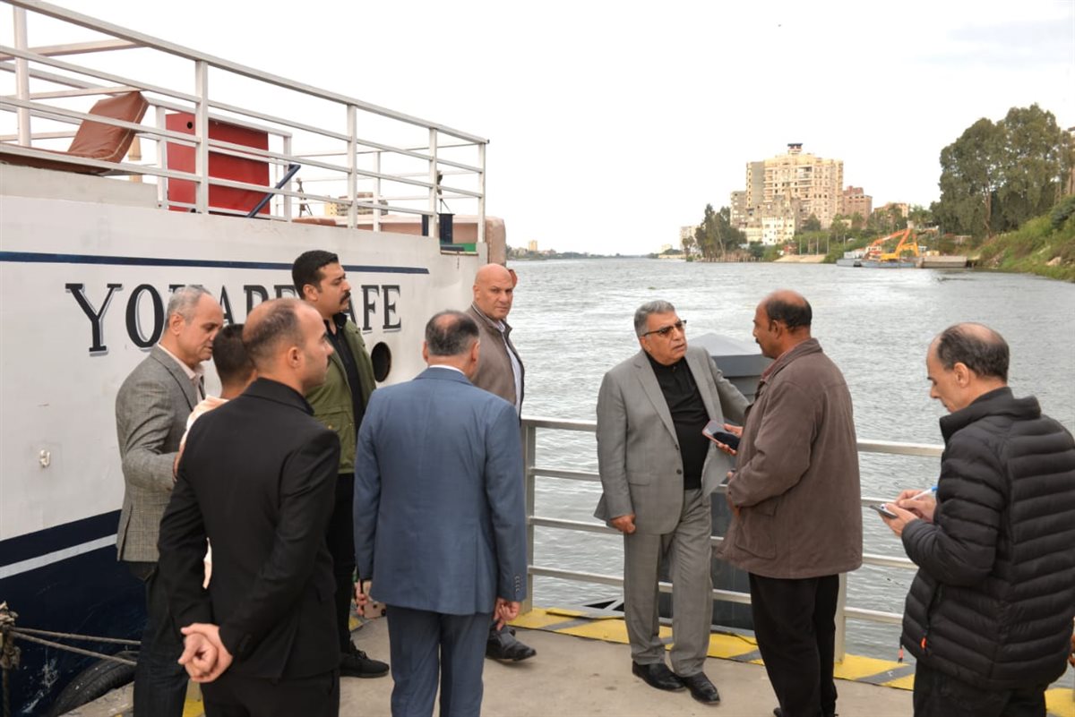 محافظ الدقهلية يتفقد الأتوبيس النهري والمكتبة العامة بالمنصورة
