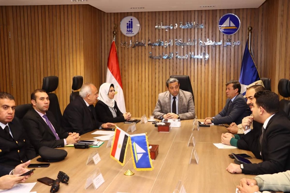 محافظ دمياط يتابع اللجان الانتخابية من داخل الشبكة الوطنية