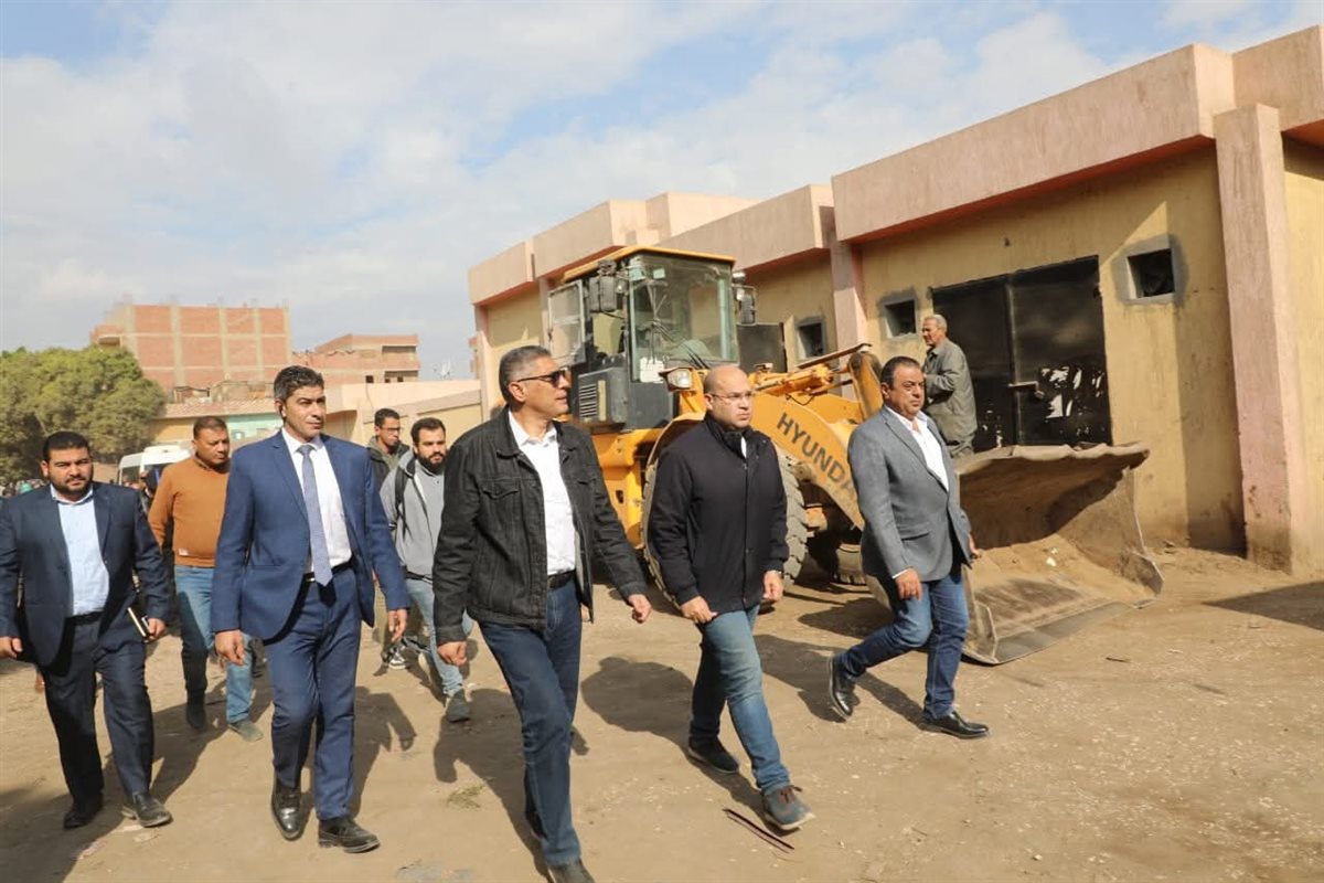 محافظ الجيزة يعلن جاهزية 3 محطات رفع صرف صحي جديدة