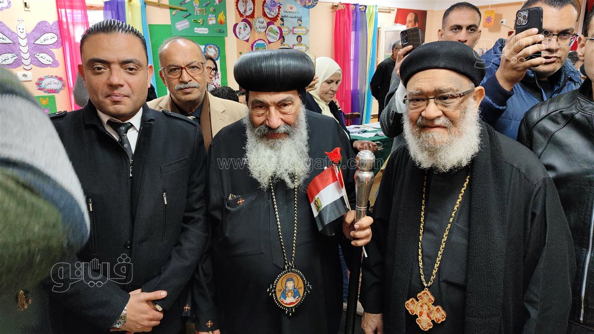 مطران بورسعيد يدلي بصوته الانتخابي، فيتو