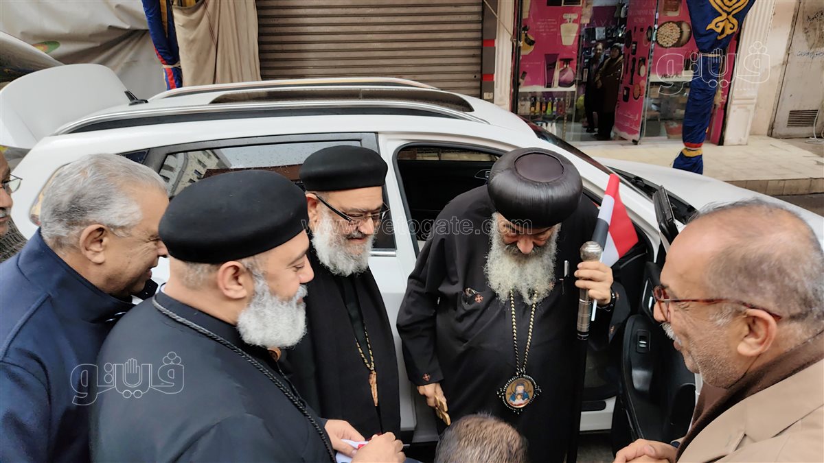 مطران بورسعيد يدلي بصوته الانتخابي، فيتو