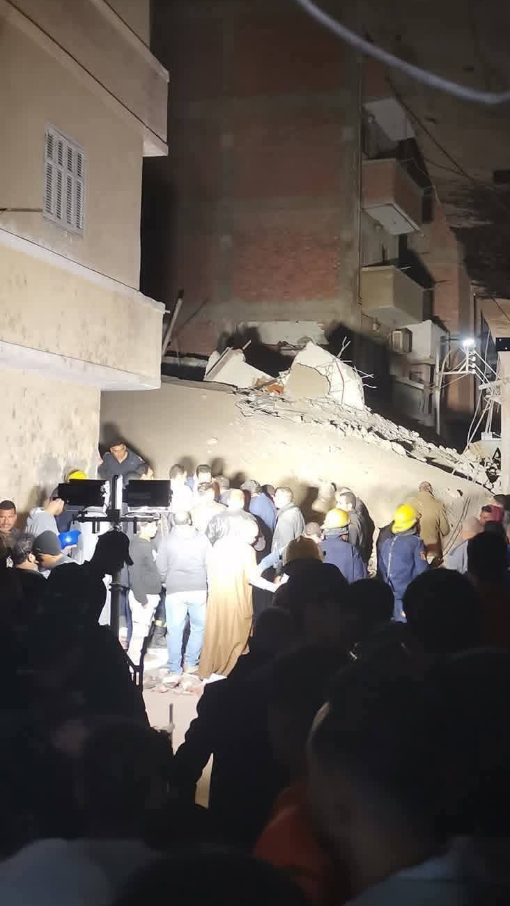 الصور الاولي من حادث انهيار عقار مأهول بالسكان في المنيا، فيتو