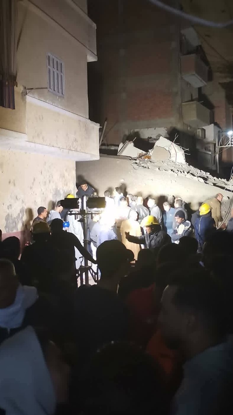 الصور الاولي من حادث انهيار عقار مأهول بالسكان في المنيا، فيتو