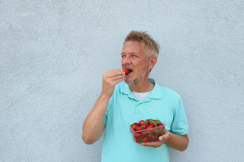 فوائد الفراولة لكبار السن