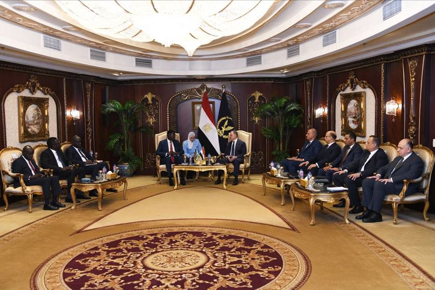 وزير الداخلية يبحث مع وزير الخارجية بجمهورية جنوب السودان القضايا المشتركة