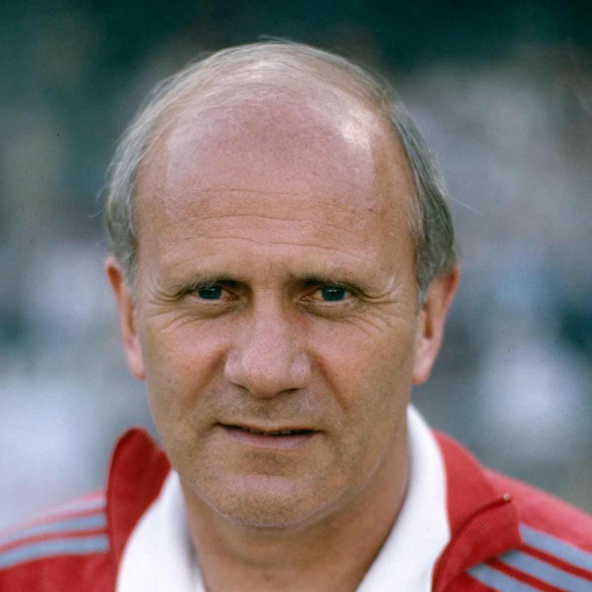 المدرب الويلزي مايكل سميث، فيتو