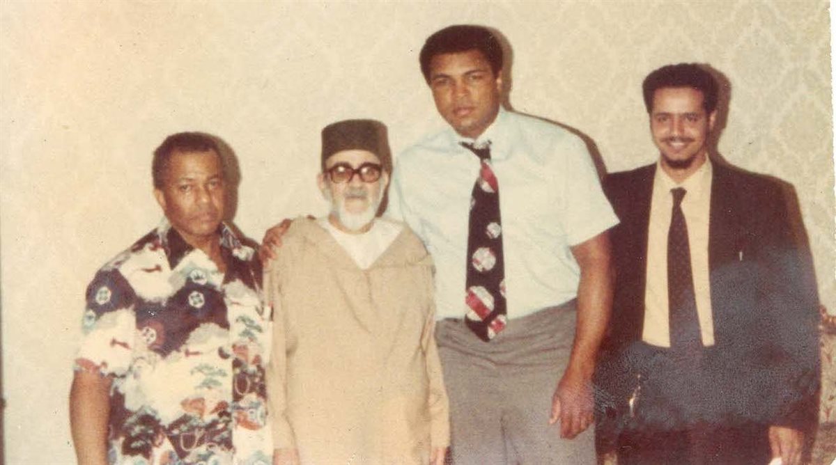 الشيخ الغماري مع الملاكم العالمي <span style=