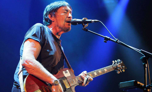 وفاة كريس ريا صاحب أشهر أغنية لعيد الميلاد، فيتو