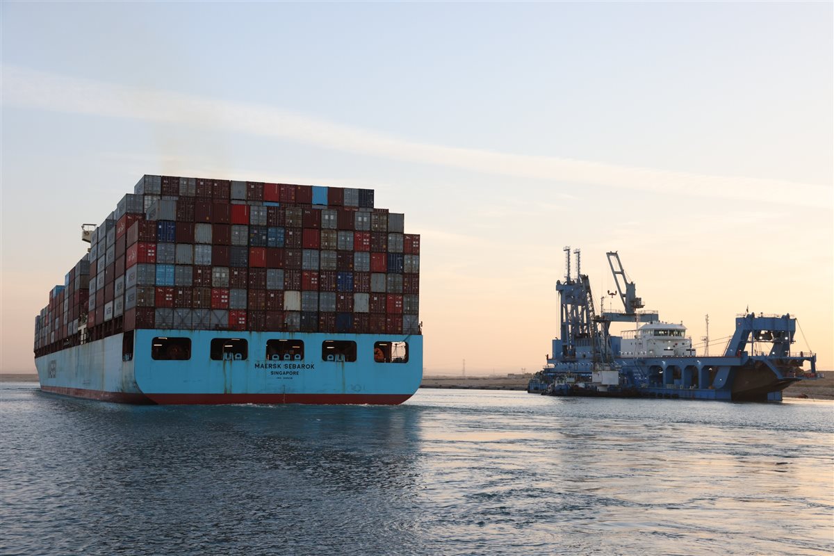 جانب من عبور السفن من قناة السويس، فيتو