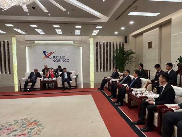 وزير الكهرباء يبحث مع رئيس 