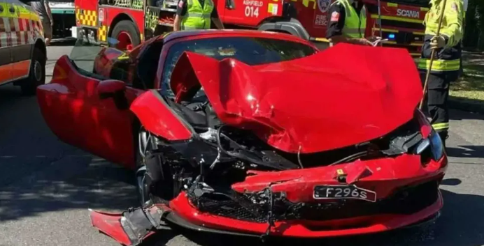 تحطم سيارة فنيس زامبيلا، فيتو