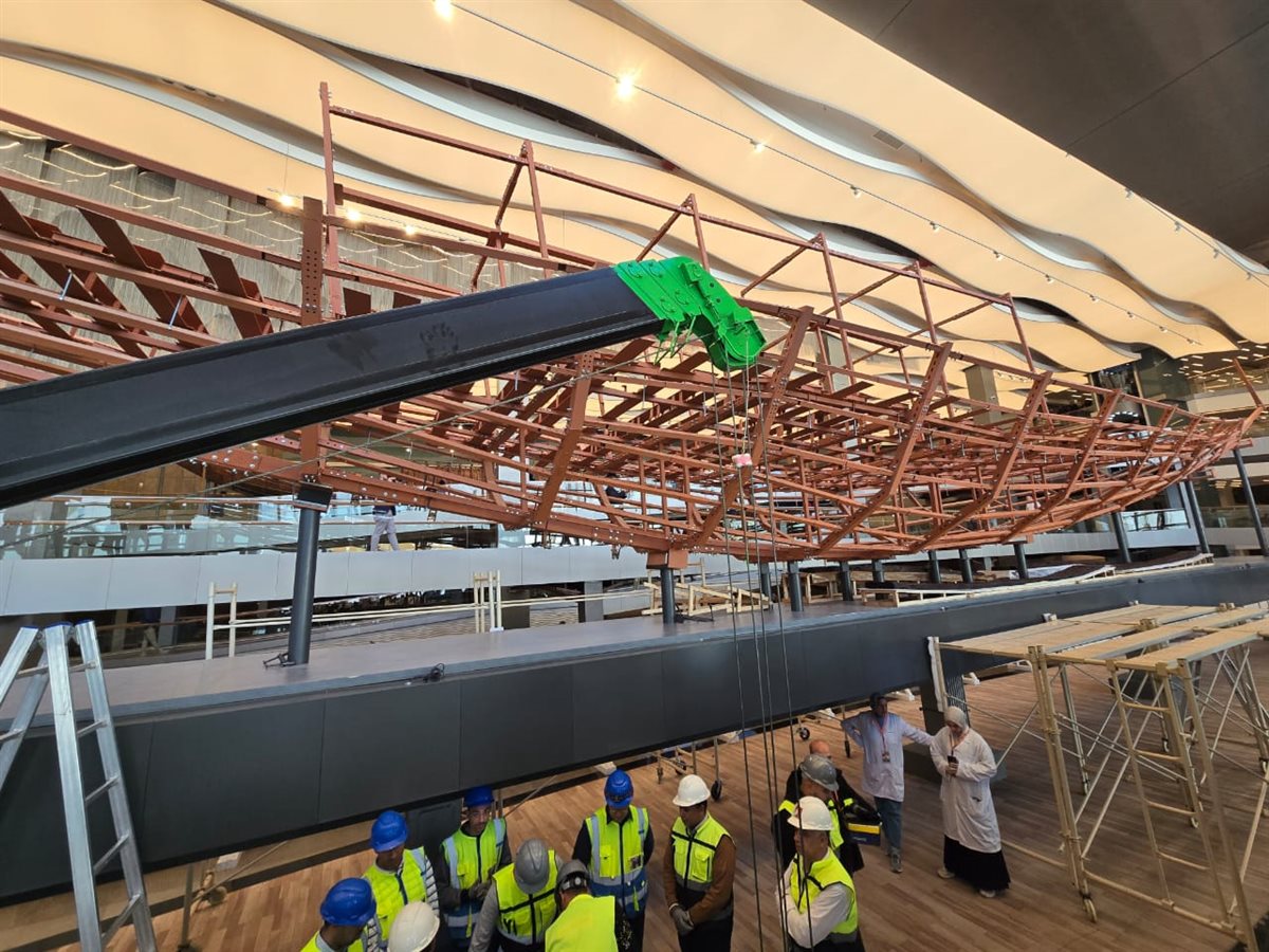 تركيب مركب خوفو بمقرها الجديد