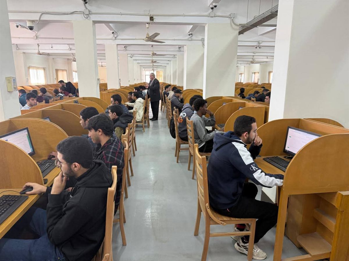 أول تجربة امتحان إلكتروني 