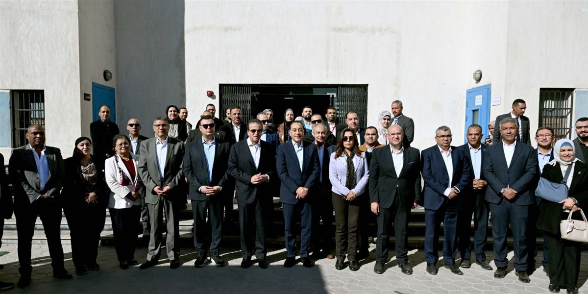 رئيس الوزراء يتفقد مركز طب الأسرة بـ