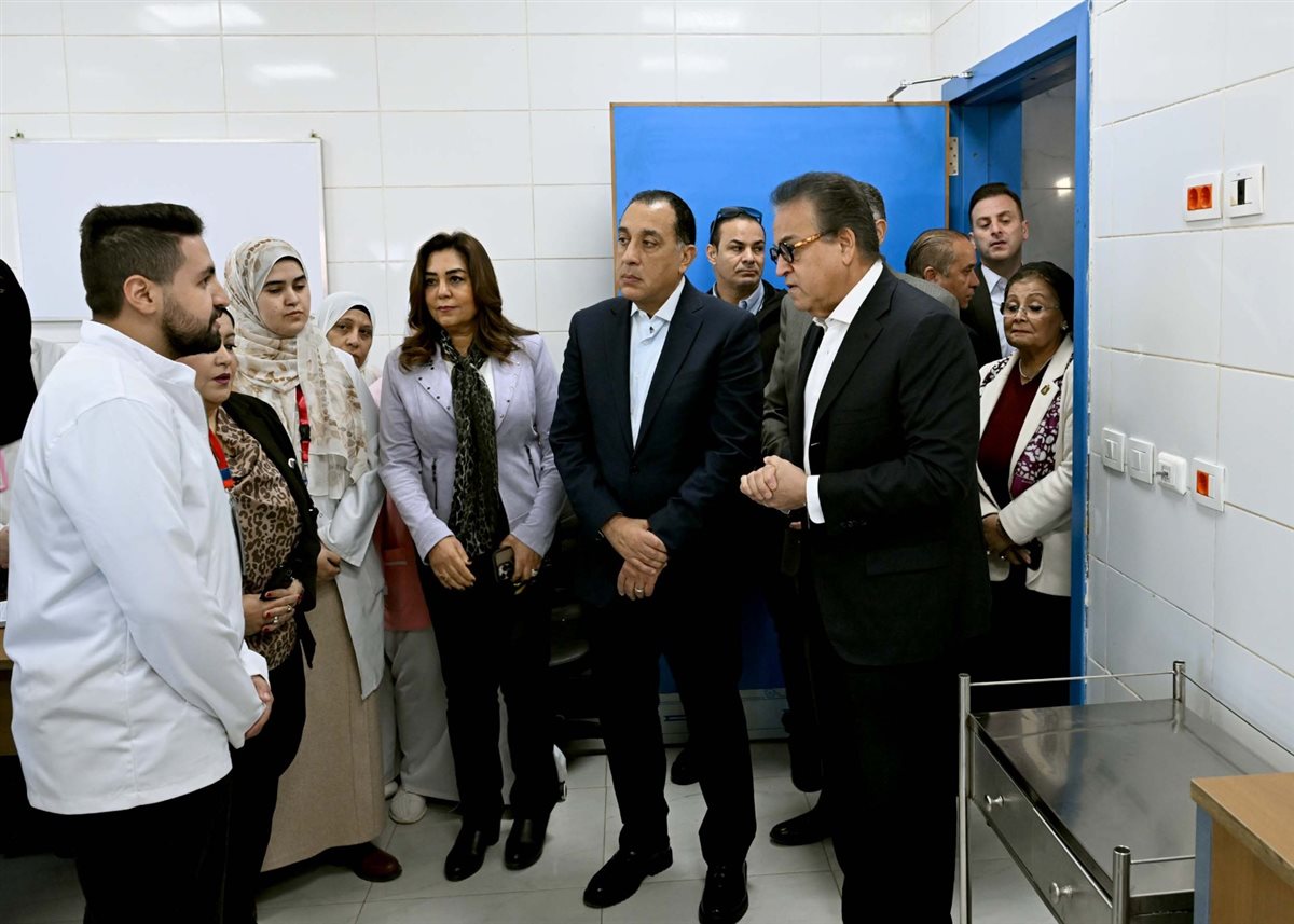 رئيس الوزراء يتفقد مركز طب الأسرة بـ