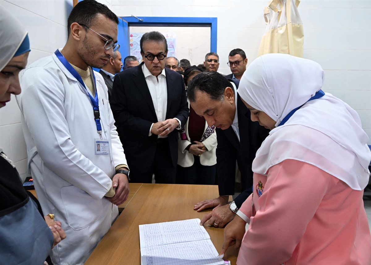 رئيس الوزراء يتفقد مركز طب الأسرة بـ