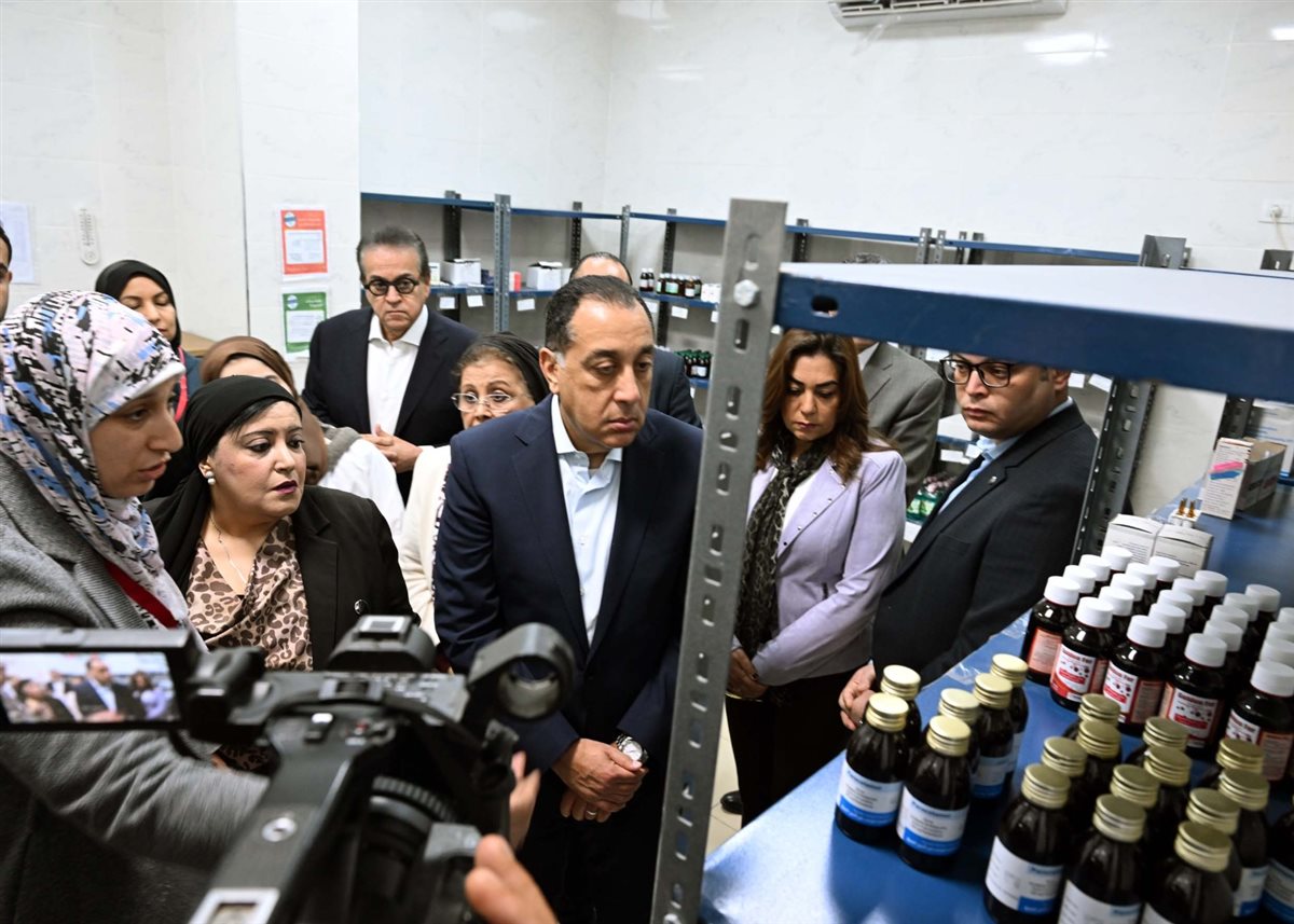 رئيس الوزراء يتفقد مركز طب الأسرة بـ