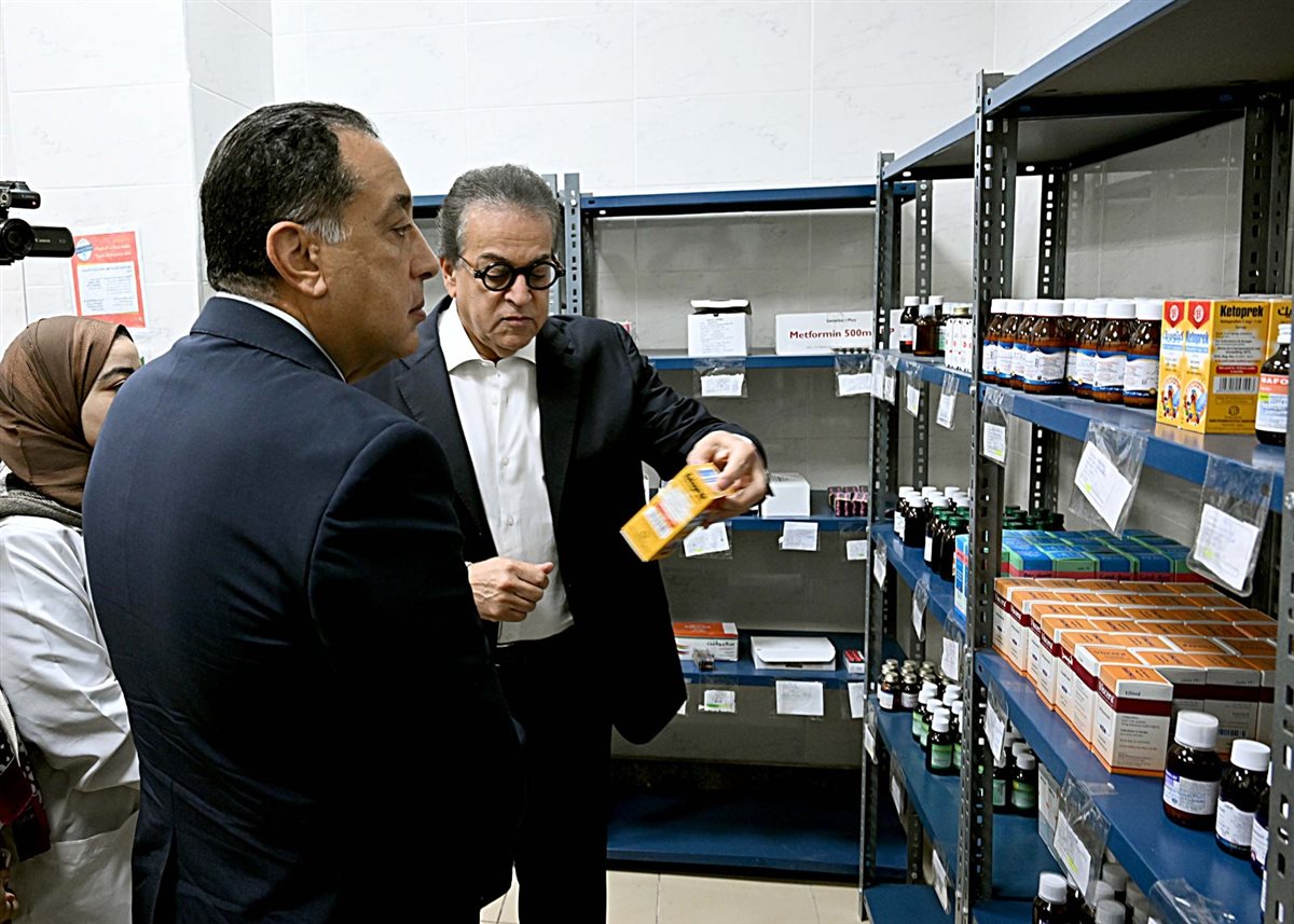 رئيس الوزراء يتفقد مركز طب الأسرة بـ