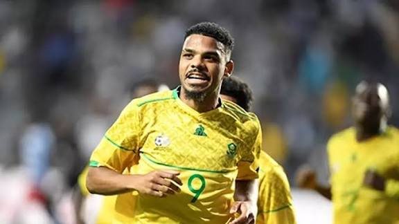 لايل فوستر لاعب بيرنلي الإنجليزي، فيتو