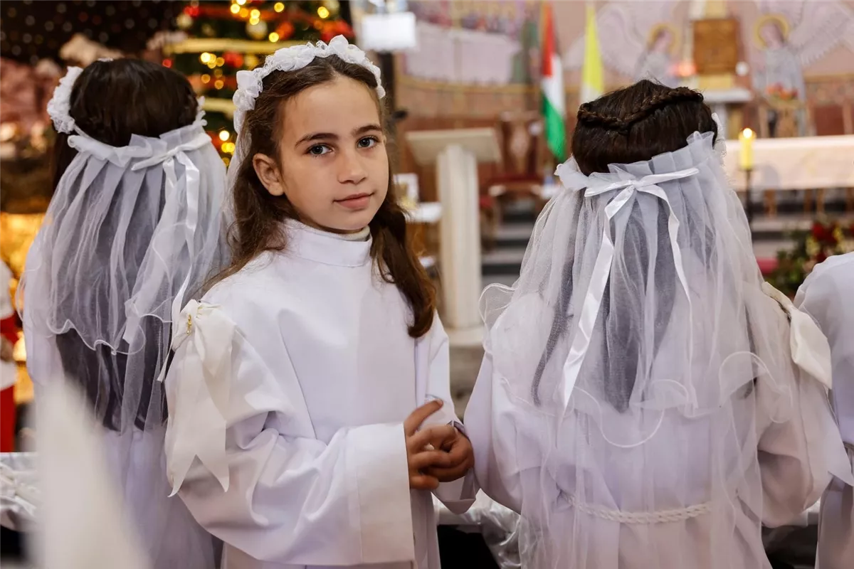 ارتداء الملابس البيضاء&nbsp;