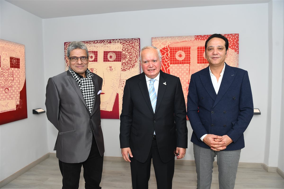 افتتاح معرض 